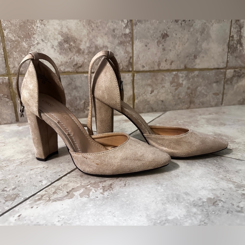 CHASE + CHLOE Cream faux suede heels